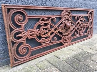 Balkon-scheeps-reling, raamrek, cast iron-rust.